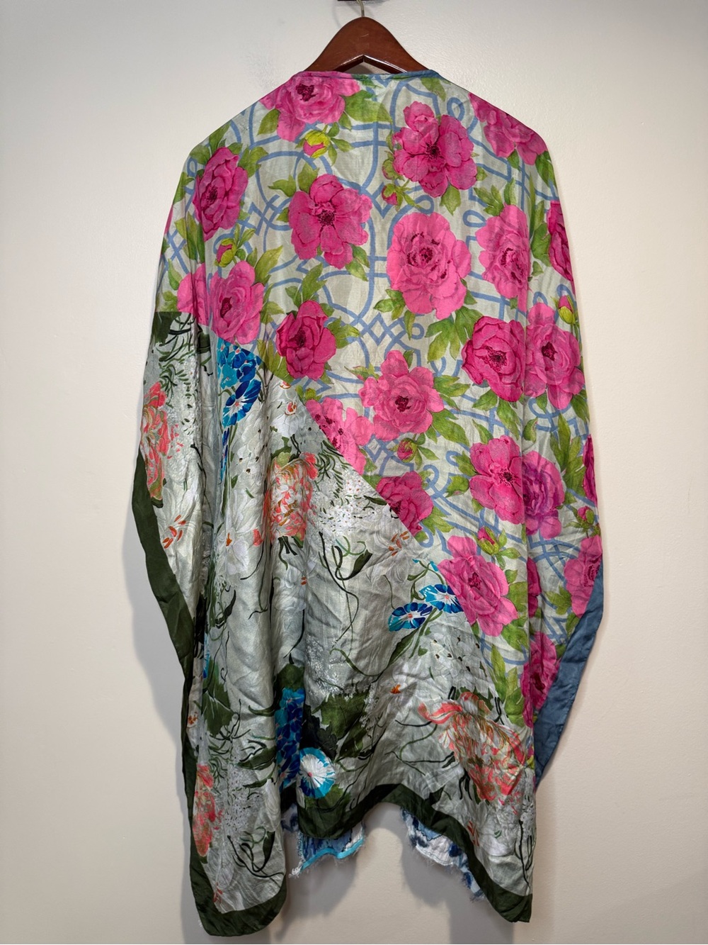 Aratta Silent Journey paradise poncho Shrug Topper Floral bohemian 100% silk